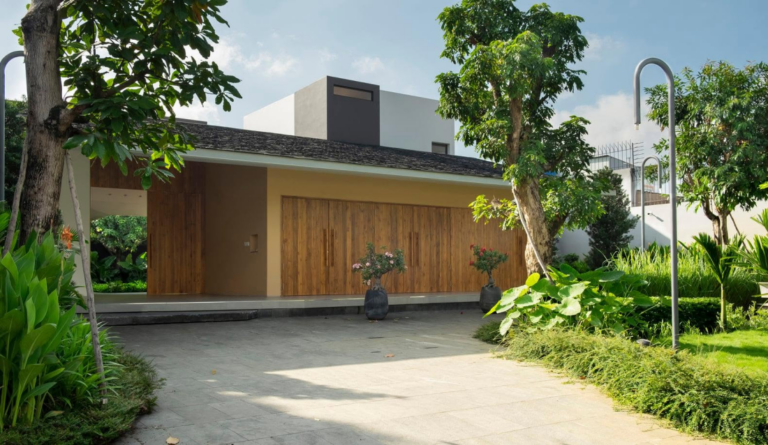 Ngôi nhà vườn Hóc Môn sở hữu chiếc nam châm gắn kết đại gia đình ba thế hệ